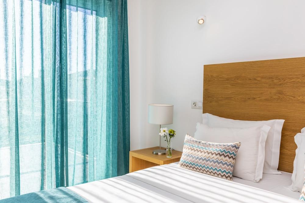 Aparthotel Hello 4*