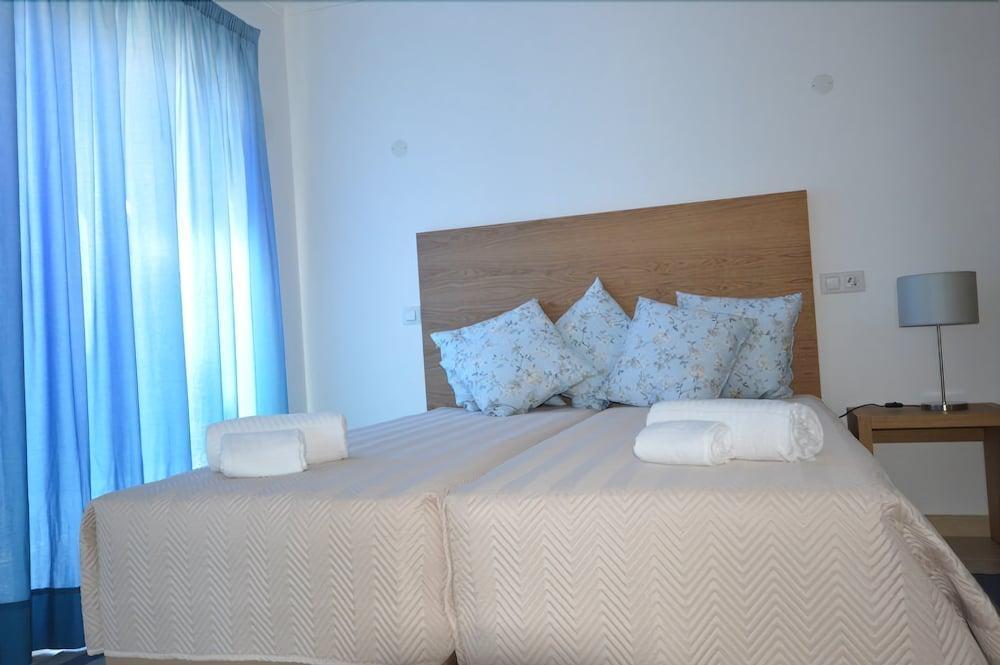 Hello Aparthotel 4*